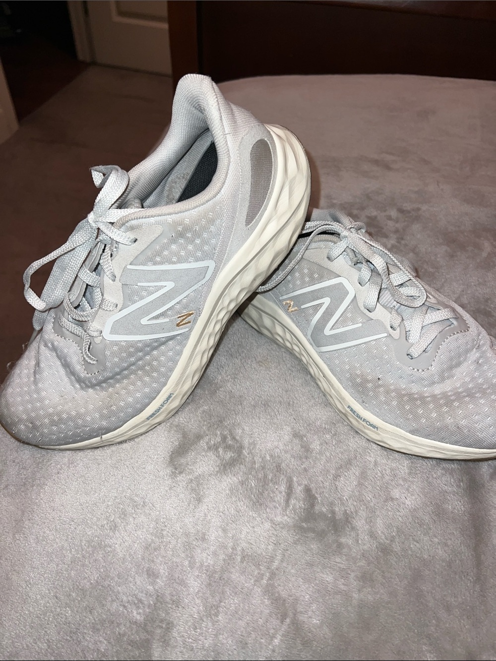 New Balance Women's Light Gray Athletic Running Sneakers